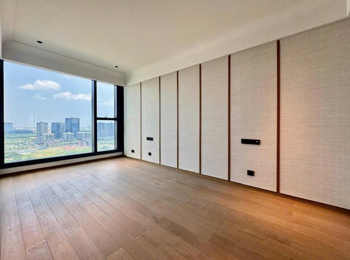 Grand Marina Saigon luxury 3 bedroom apartment available for rent with river view