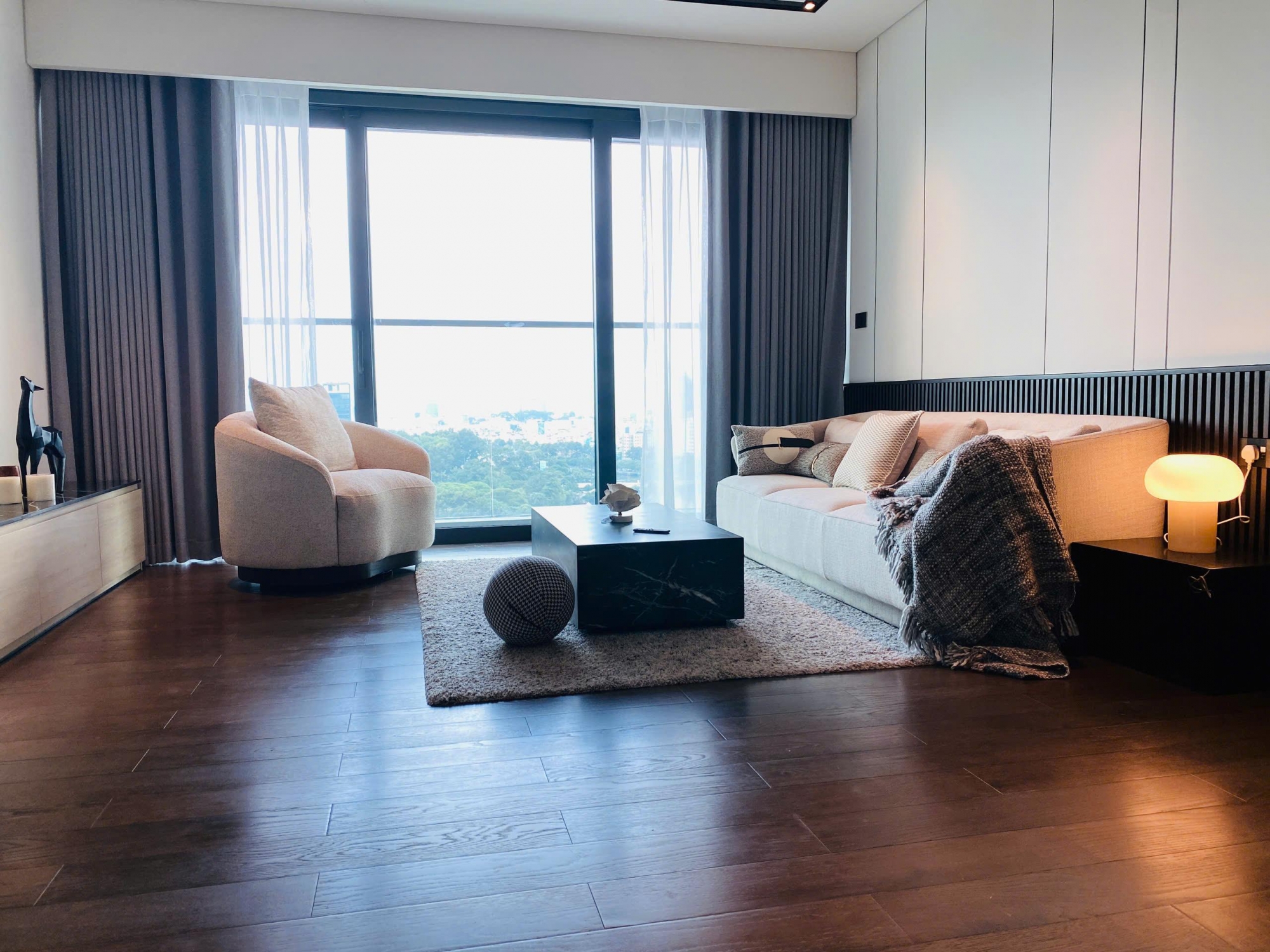 Luxury 2 bedroom apartment for rent at Grand Marina Saigon Lake Tower