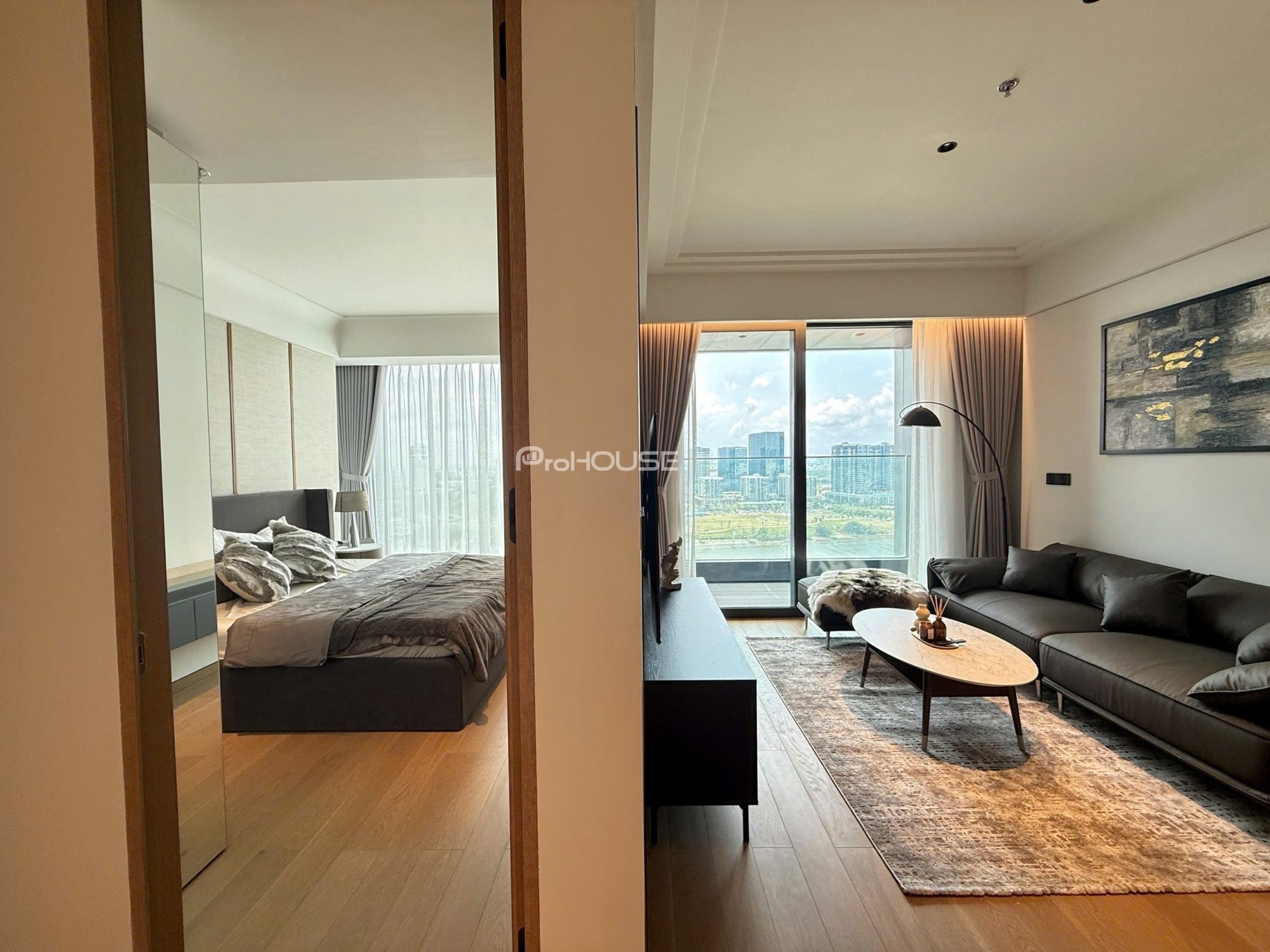 Căn hộ 1 phòng ngủ tuyệt đẹp cho thuê tại Quận 1 với đầy đủ nội thất