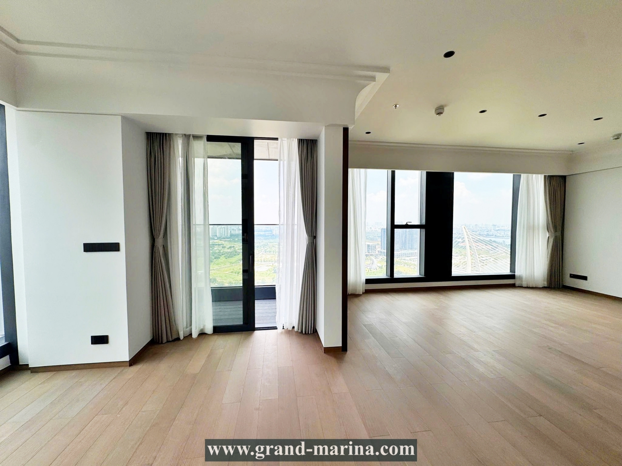 4 bedroom apartment in Grand Marina Saigon for rent - beautiful view - 172m2